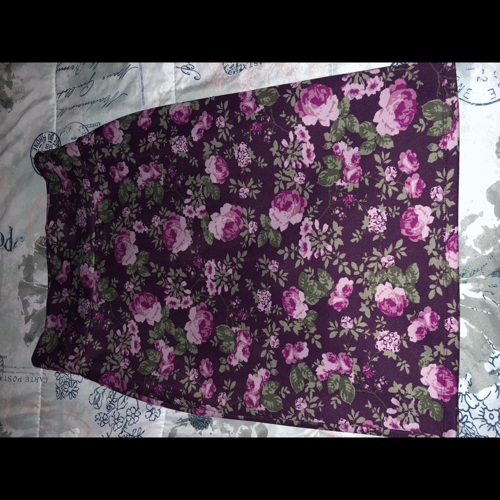 Floral stretchy skirt!
